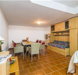 4 Bedroom Villa with Pool and Annex near Porec, Sleeps 8